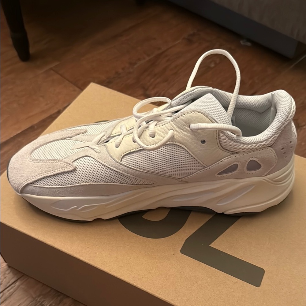 Stylish Cream Sneakers